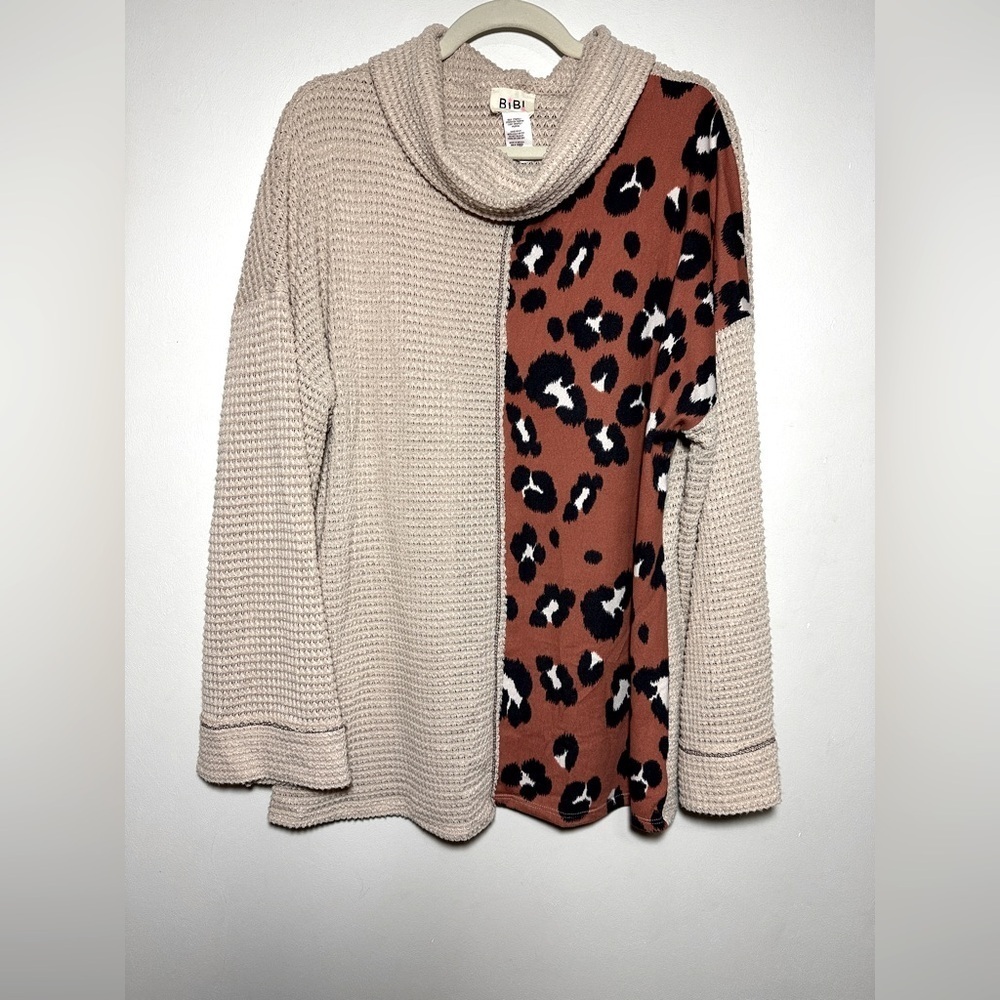 BiBi Woman’s Cream and Brown Leopard Print Waffle Long Sleeve Top Size Large